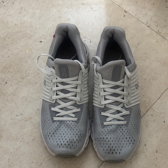 On cloudswift glacier/ white wombs running shoes size 7 - Picture 4 of 5